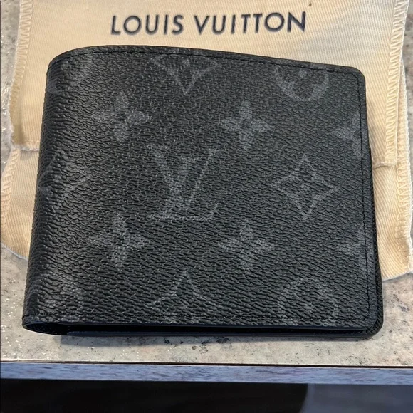 Louis Vuitton Black Monogram Card Holder - Picture 1 of 4